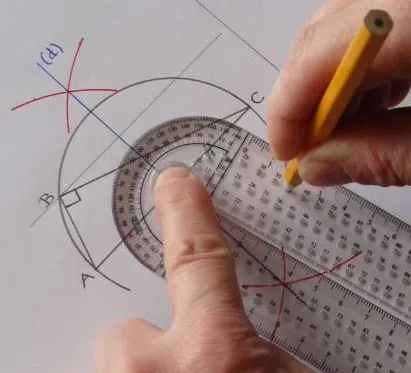 83AU017 - ThaMographe School Tool