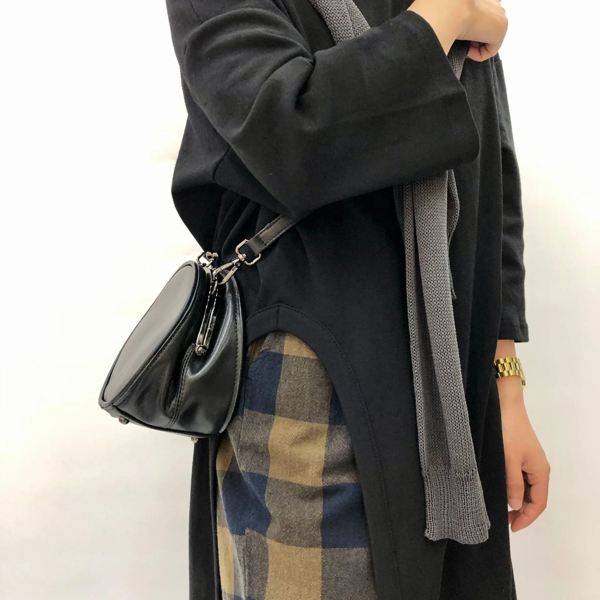 Ladies Chic Circles Elegant Round Leather Shoulder Bag Perfect for Women