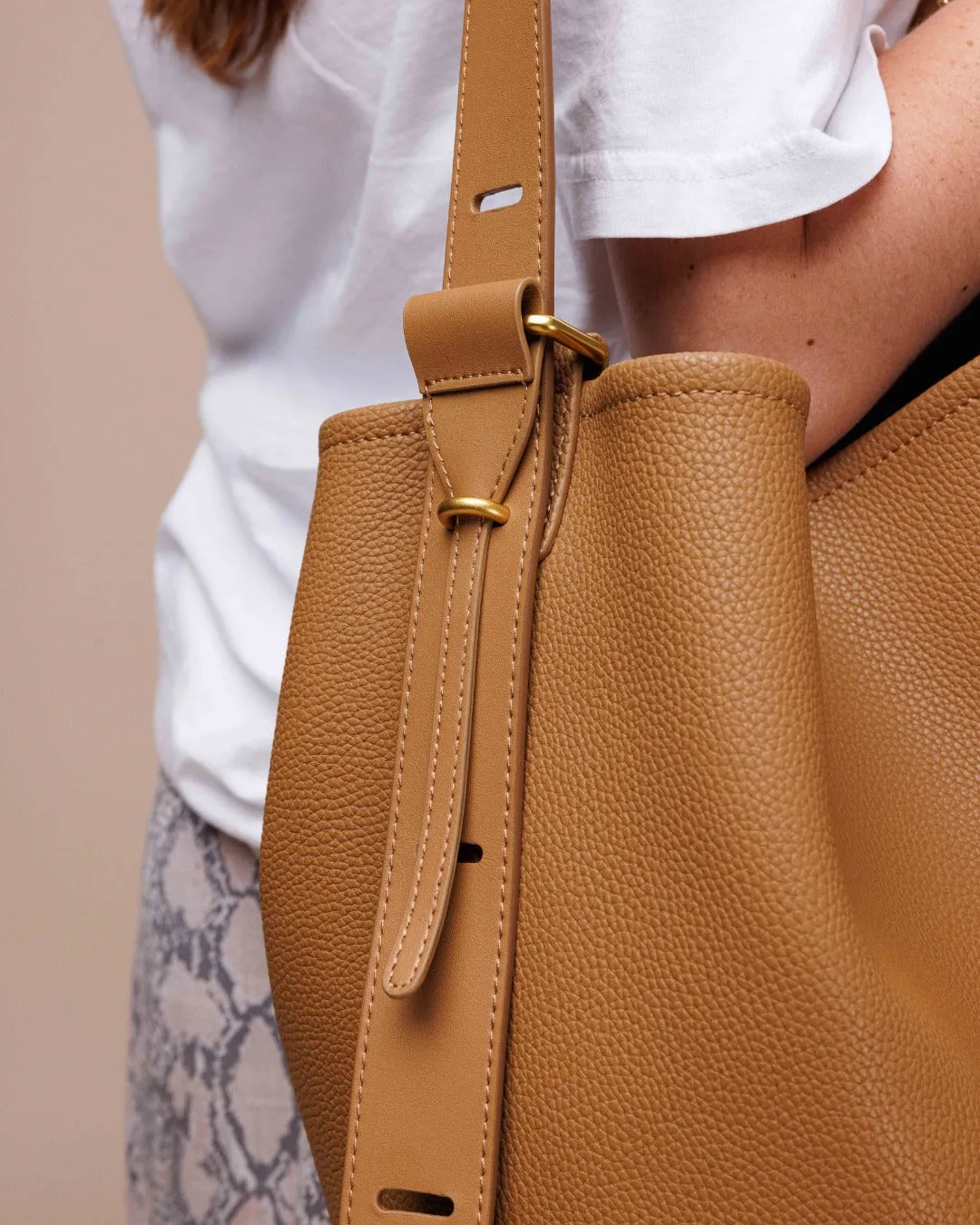 Willa Bucket Bag Tan